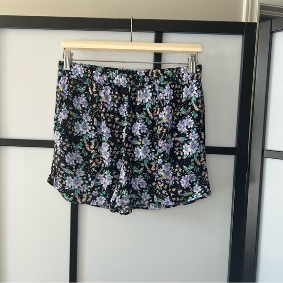 [XS] Anthropologie Relaxed Fit Black Purple & Blue Floral Pattern Short - Picture 3 of 11